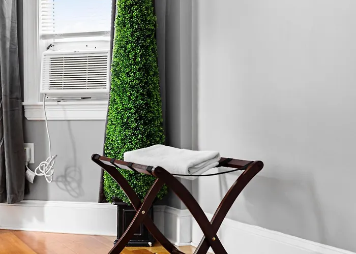 Spacious Apartments Near Ashmont - Evonify Stays