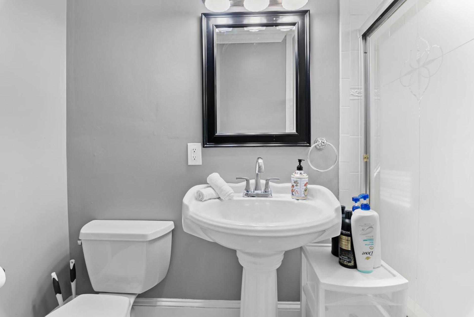 Spacious Near Ashmont - Evonify *