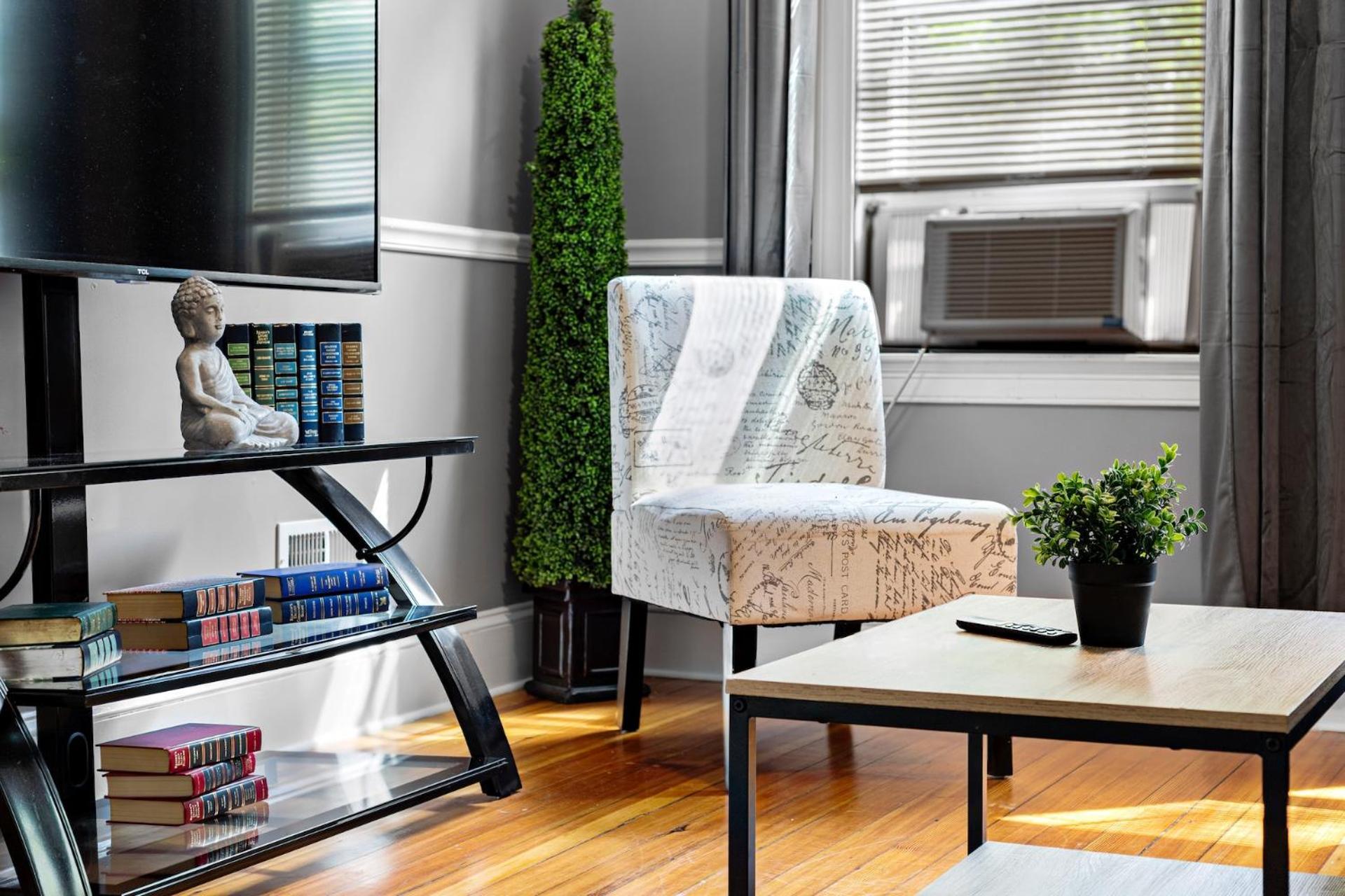 Spacious Near Ashmont - Evonify *