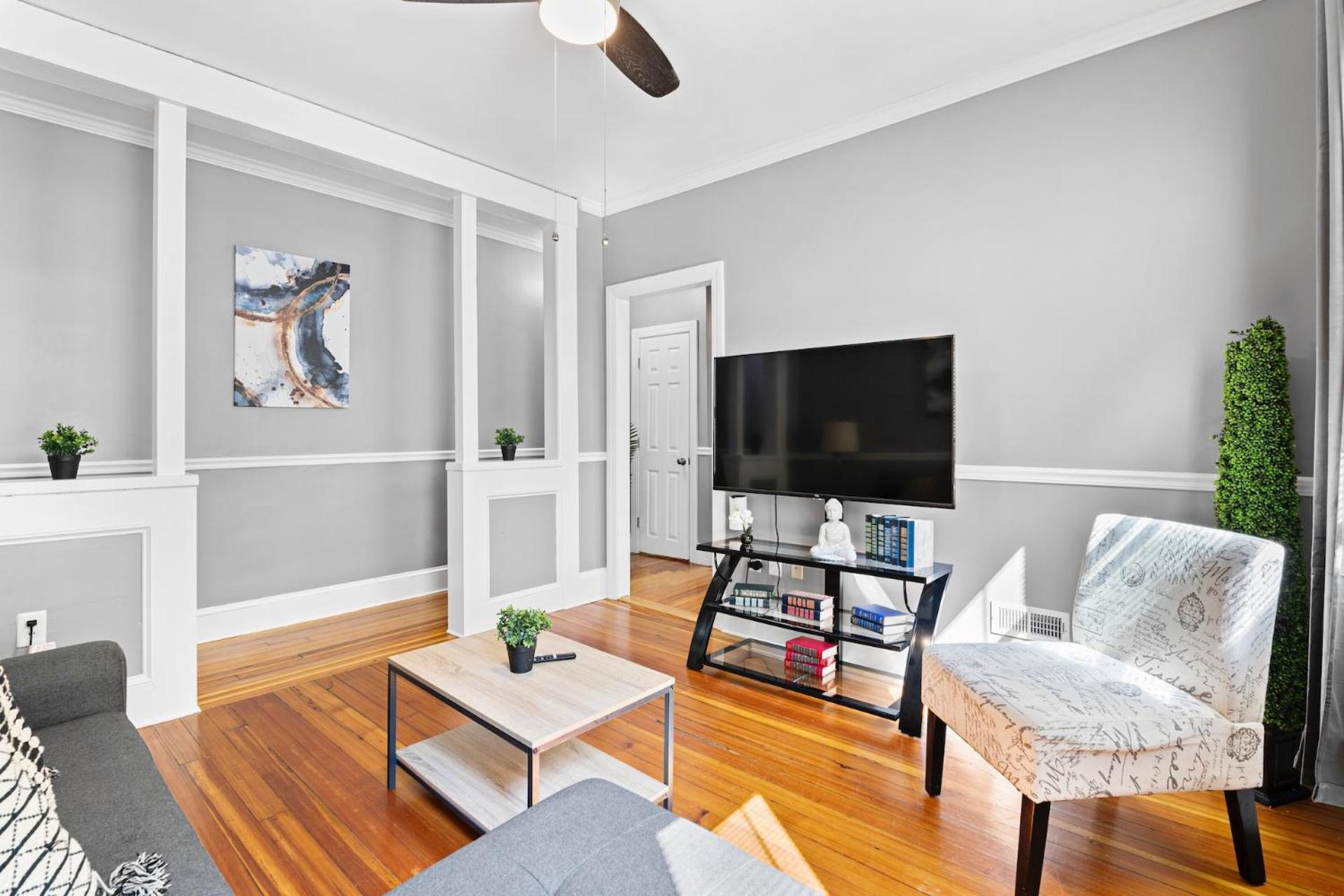 Spacious Near Ashmont - Evonify Boston