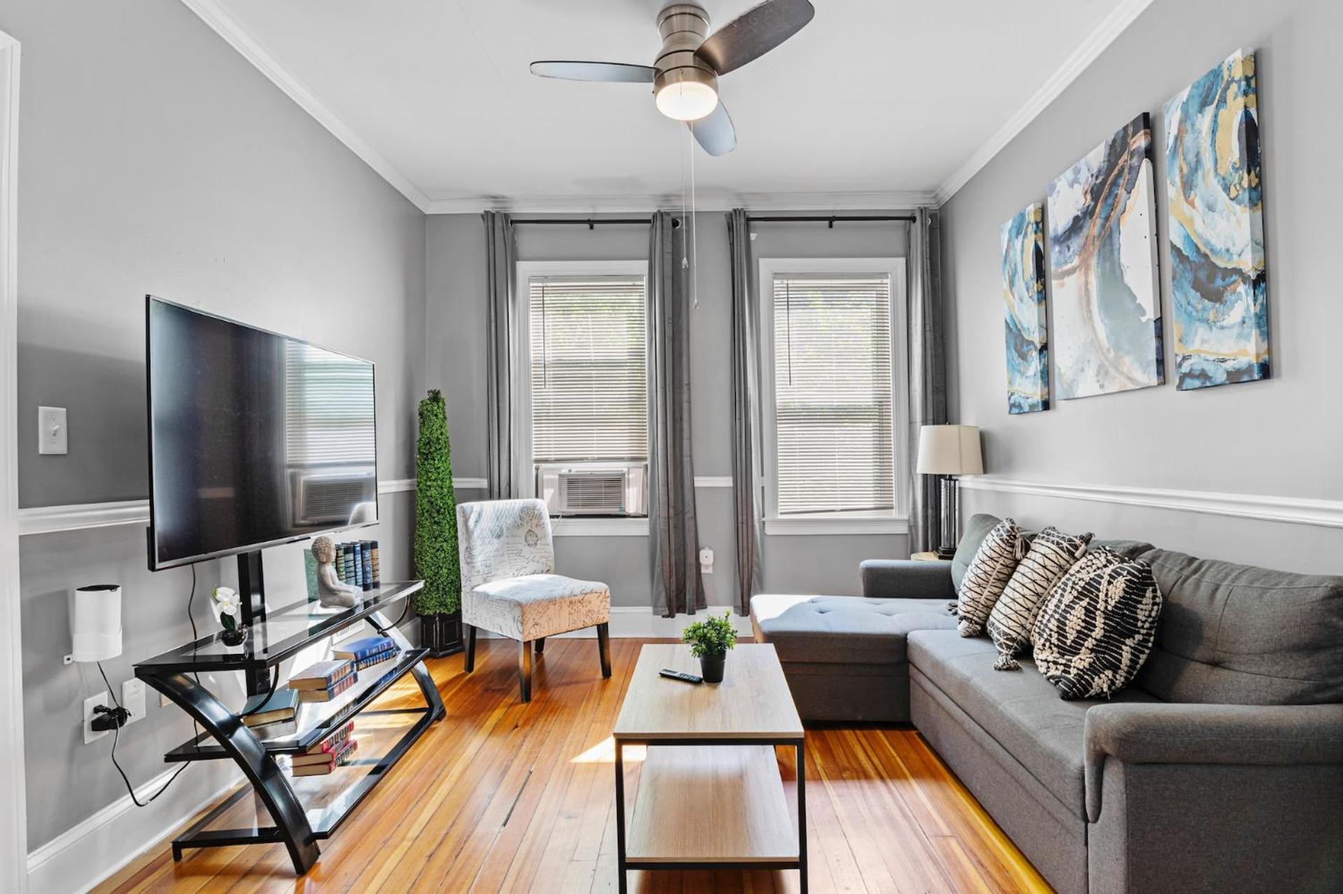 Apartment Spacious Near Ashmont - Evonify