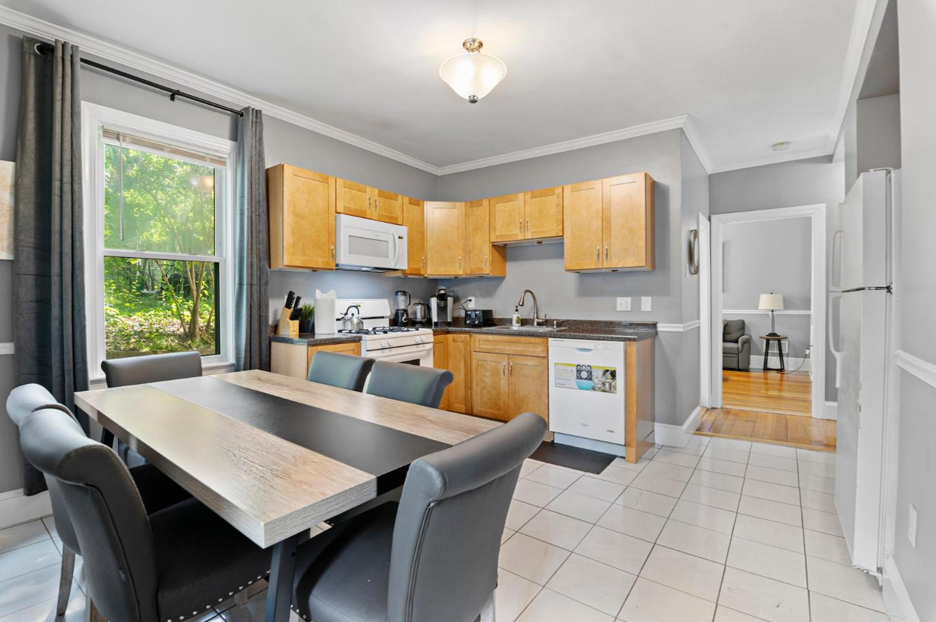 Spacious Near Ashmont - Evonify Apartment Boston