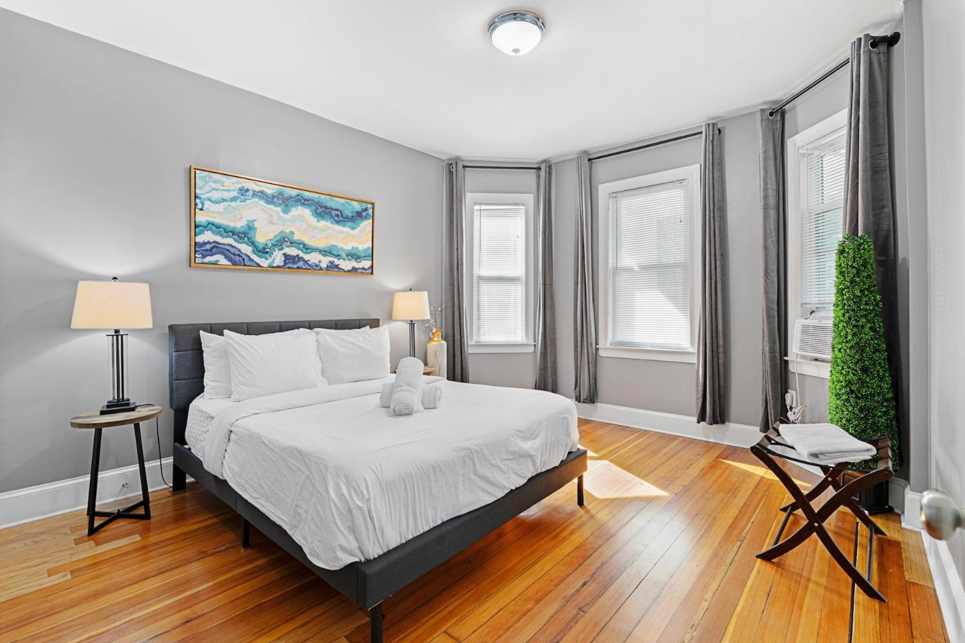 Apartment Spacious Near Ashmont - Evonify *