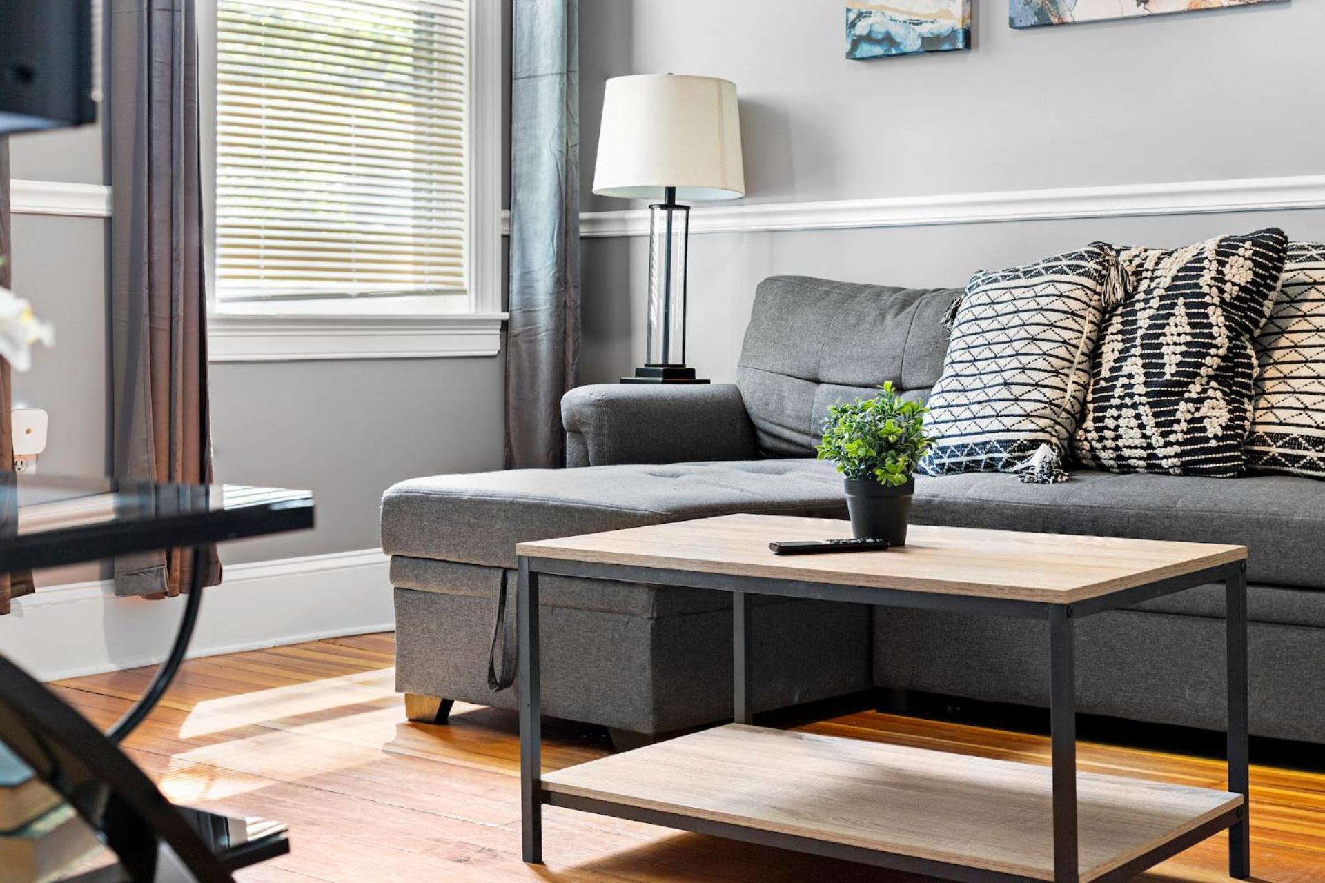 Spacious Near Ashmont - Evonify Apartment